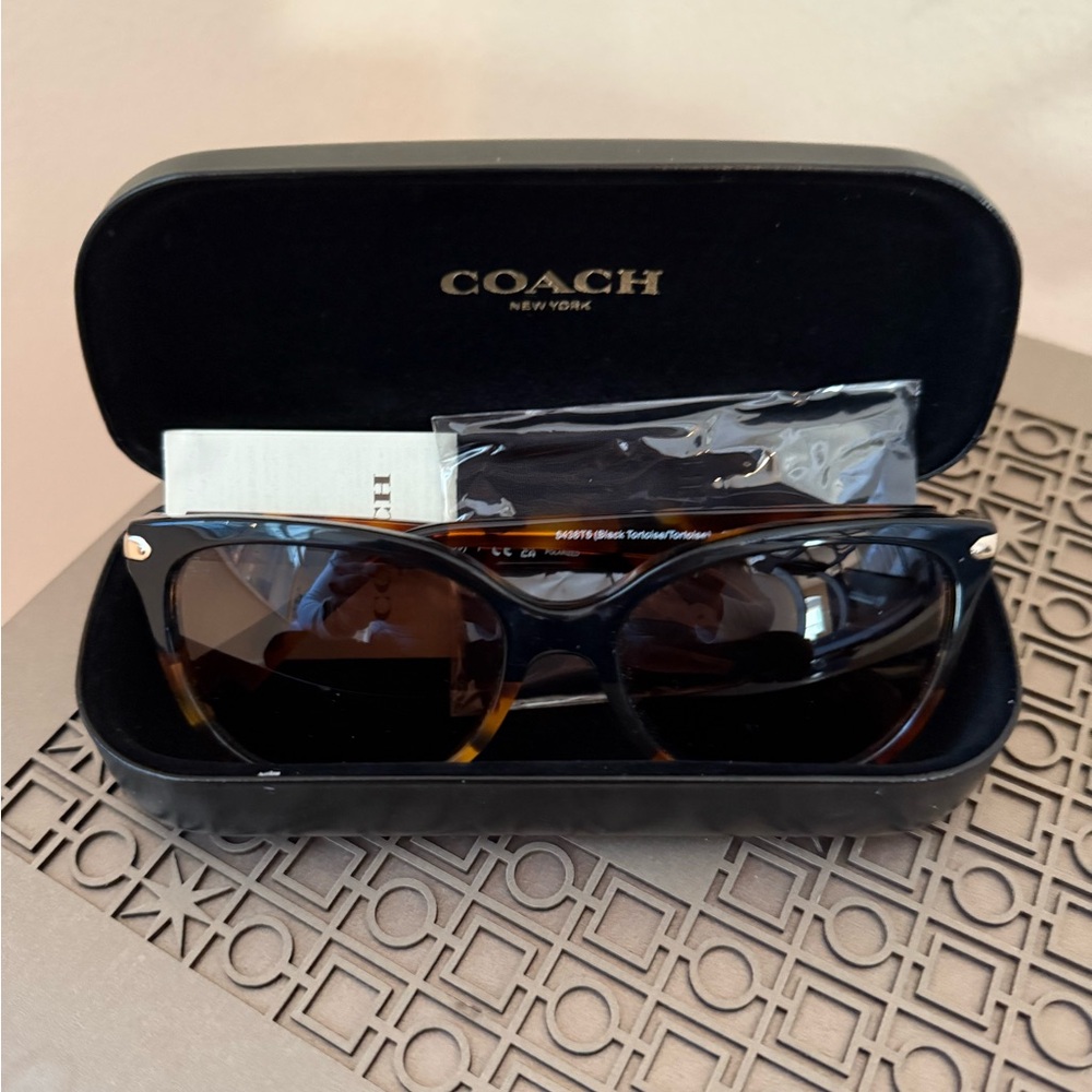 Women’s coach sunglasses - never worn - includes glass cleaning cloth, box